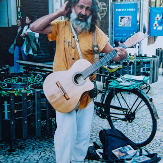 A magrela sempre ao lado