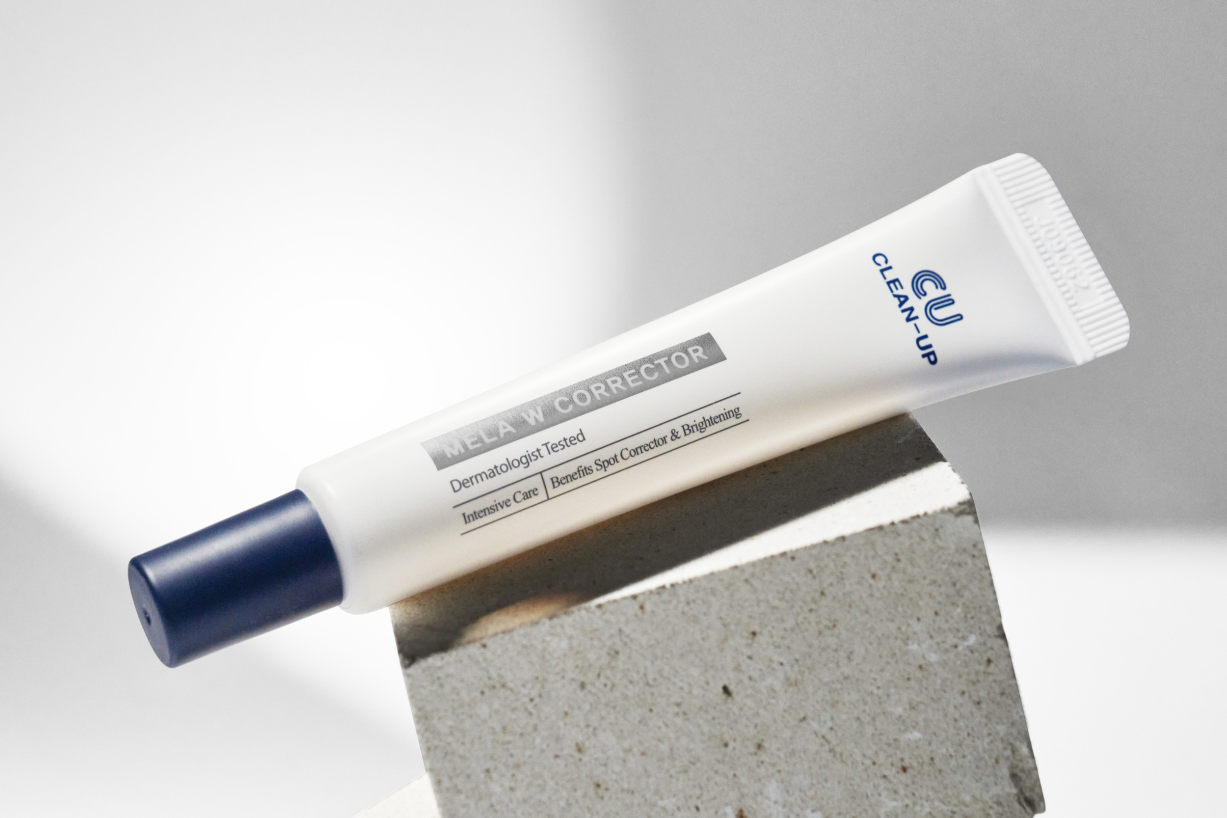 CU CLEAN-UP MELA W CORRECTOR | CUSKIN JAPAN