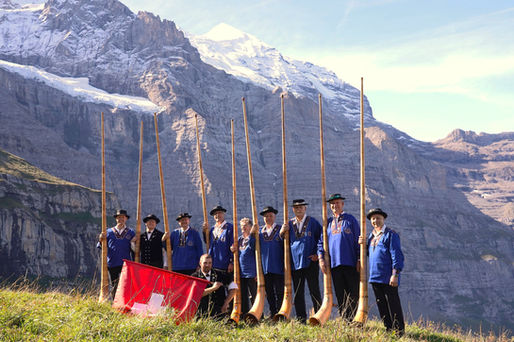 Alphorngruppe Echo vom Stockhorn, Thun; Bereit für den Jungfrau- Marathon 2025