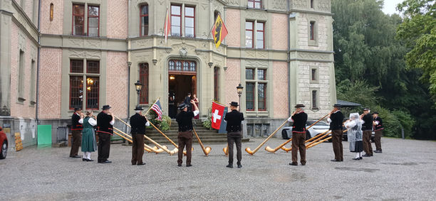 Alphorngruppe Echo vom Stockhorn, Thun;  Restaurant Schadau Thun 