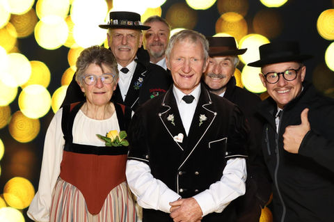 Alphorngruppe Echo vom Stockhorn, Thun; Auftritt Stabübergabe in einer Berner Traditionsfirma