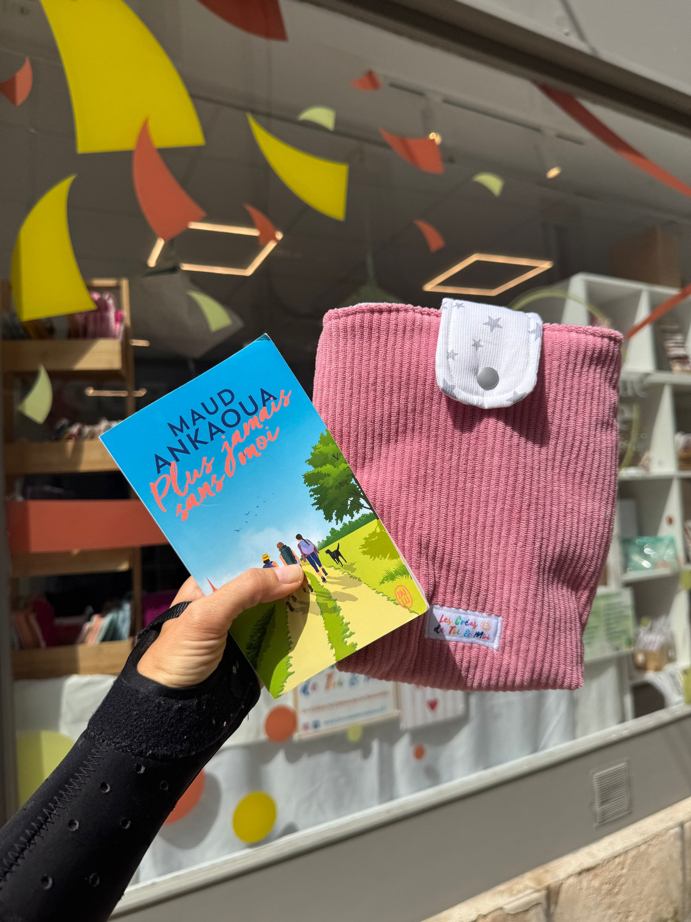 Pochette Molletonnée Livre de Poche velours avec rabat ROSE ÉTOILÉ