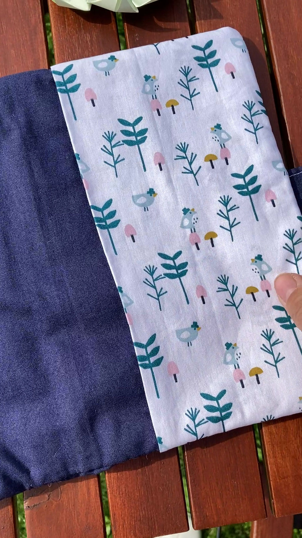 Miniature : Protège Carnet de Santé - EPURE FORET BLEU - rabat avec press