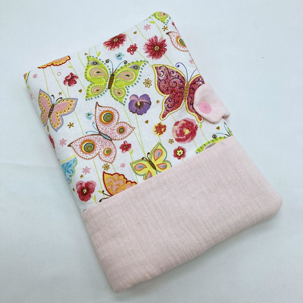 Miniature : Protège Carnet de Santé personnalisé pour Nélya - Papillons