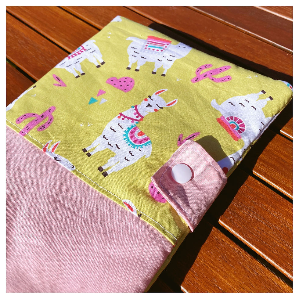 Miniature : Protège Carnet de Santé personnalisé pour Camille - Lama jaune rose