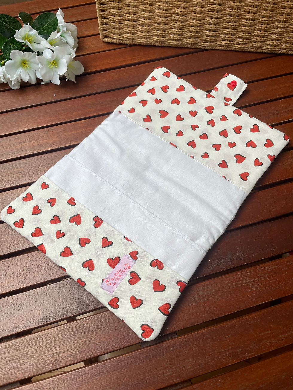Miniature : Protège Carnet de Santé personnalisé pour Lilia  - Coeurs Rouge & Blanc  BRODÉ