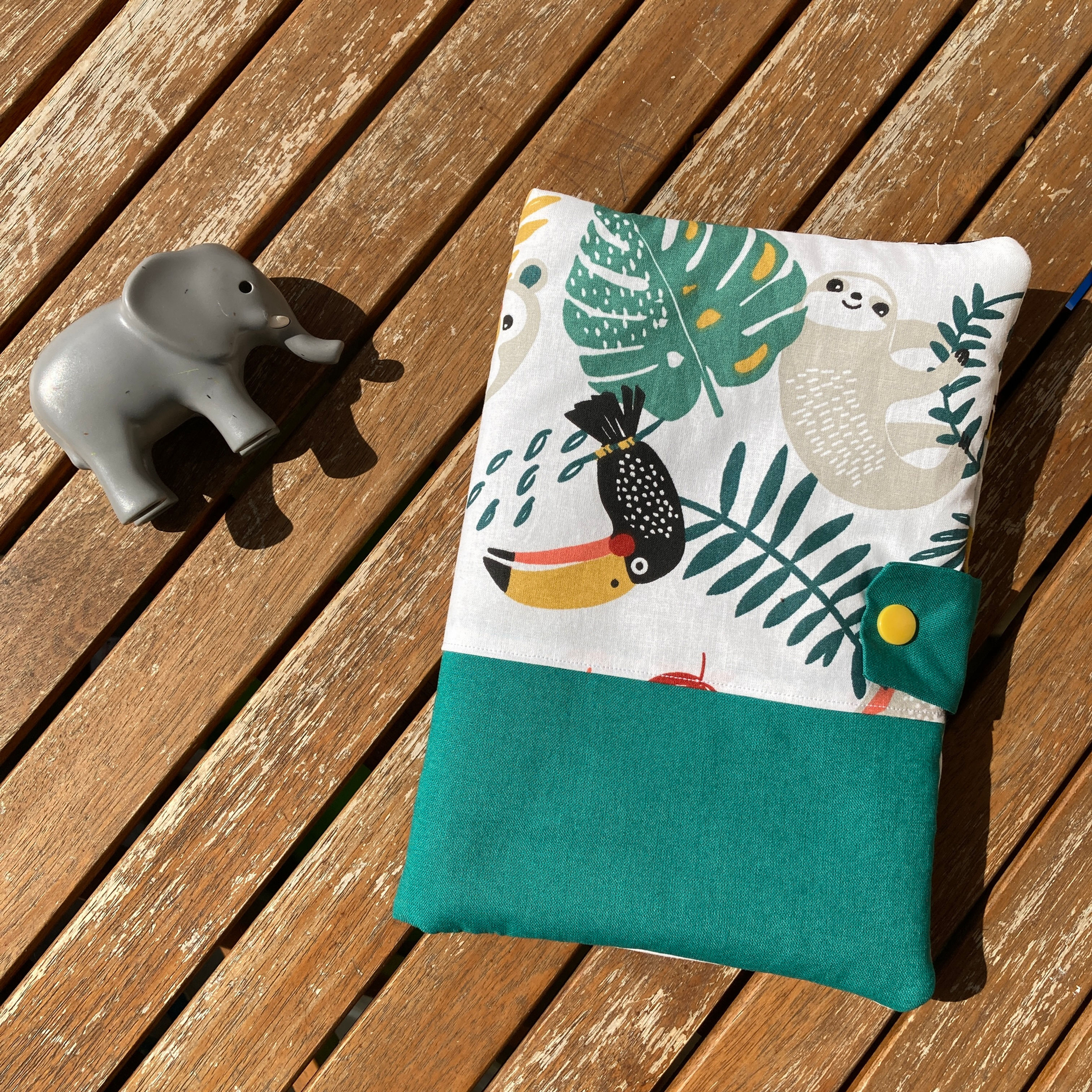 Protège Carnet de Santé - JUNGLE VERT - rabat avec fermeture pression