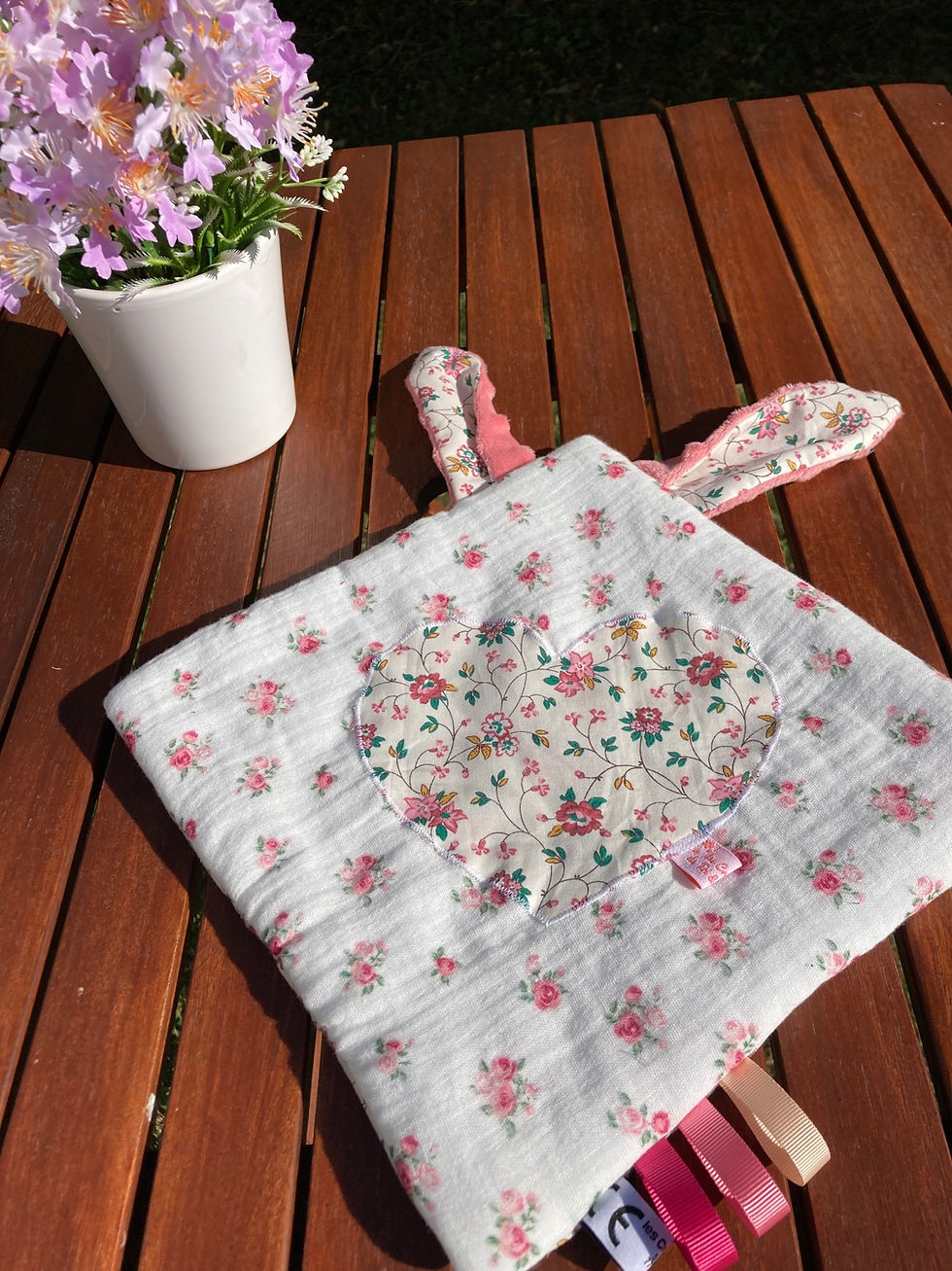 Miniature : Doudou plat LOVE - ROMANTIQUE FLORAL (#343)