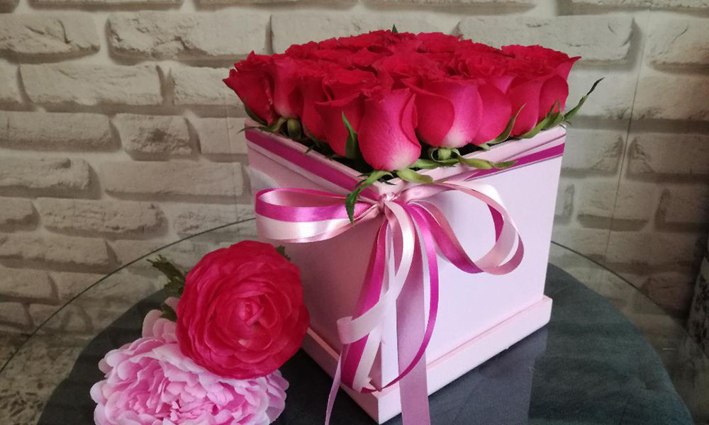 CAJA DE ROSAS
