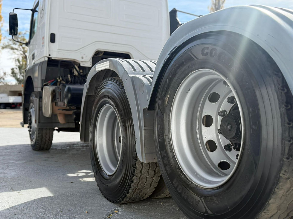 Miniatura: Mercedes Benz Axor 1933 2014 6x2