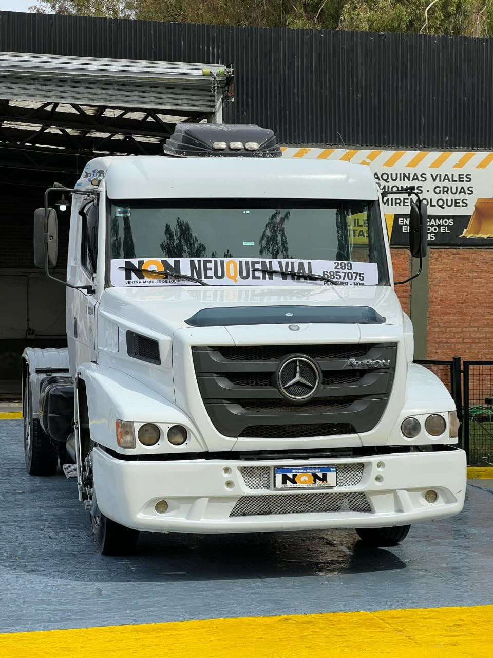 Miniatura: Mercedes Benz 1624 2014