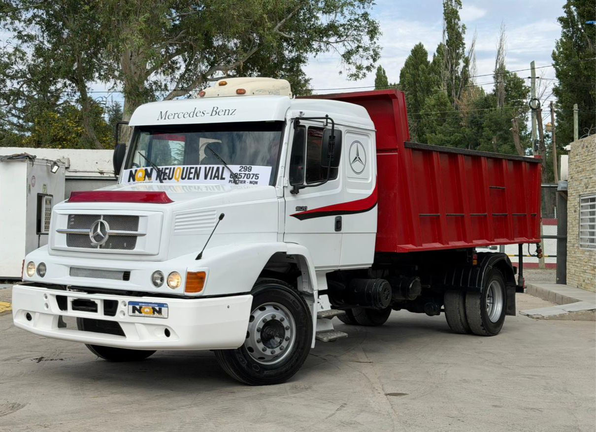 Mercedes Benz 1620 2001 Volcador
