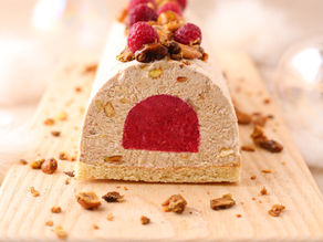 Nougat glacé aux épices de Noël & coeur framboises