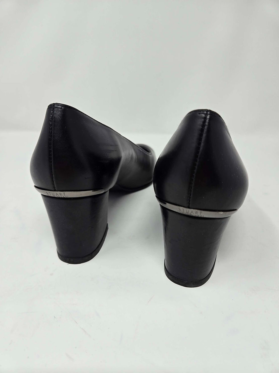 Thumbnail: Stuart Weitzman Black Leather Pump Size 5 1/2