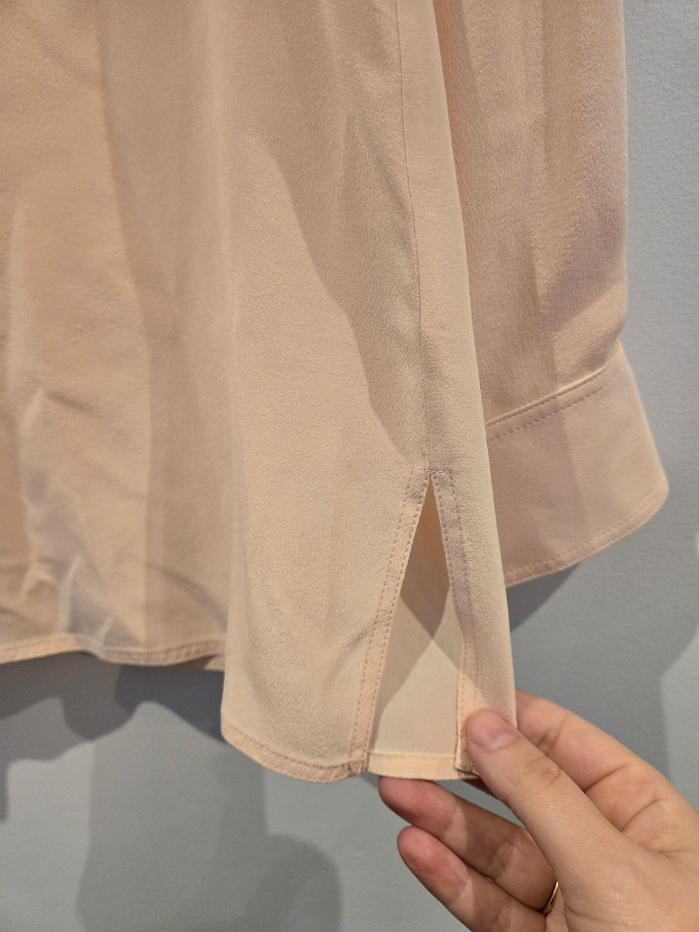 Thumbnail: Theory Damaris Pearl Pink Silk Blouse NWT Size Small