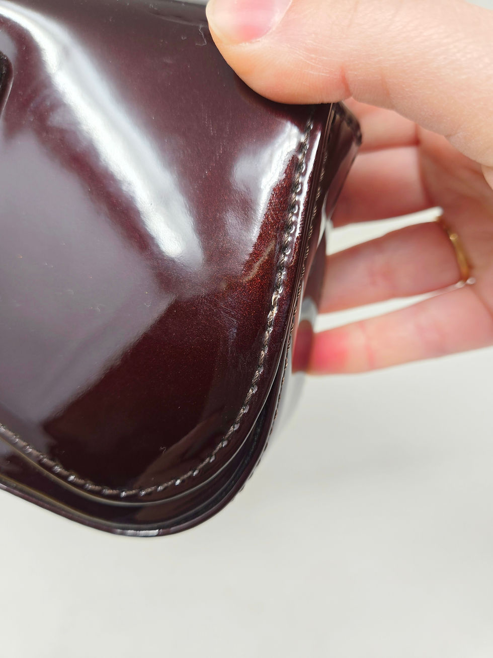 Thumbnail: Louis Vuitton Vernis Leather Sobe Clutch Amarante