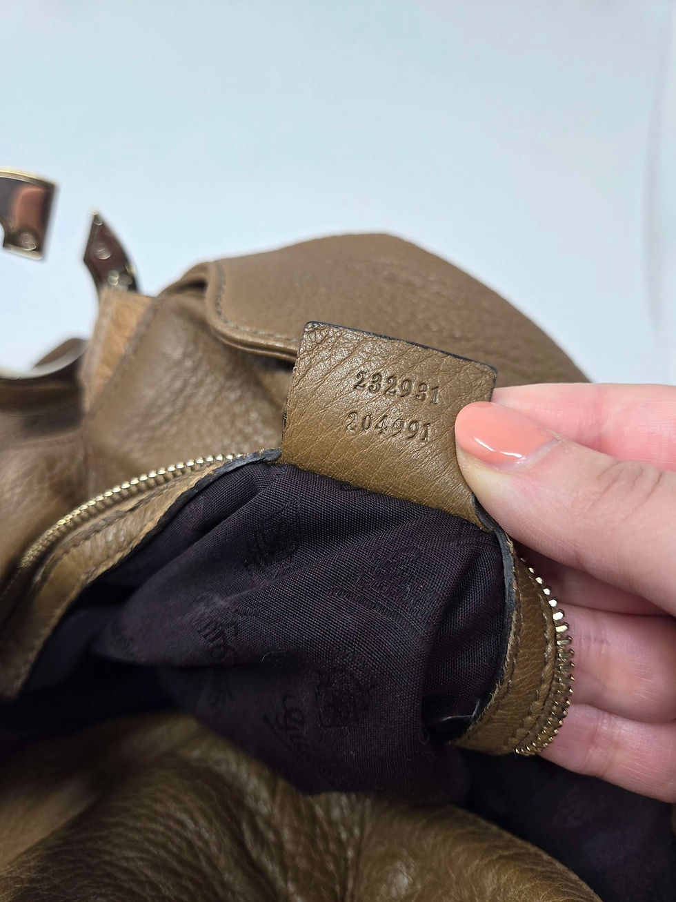 Thumbnail: Gucci Large Pebbled Leather Tan Wave Bag 