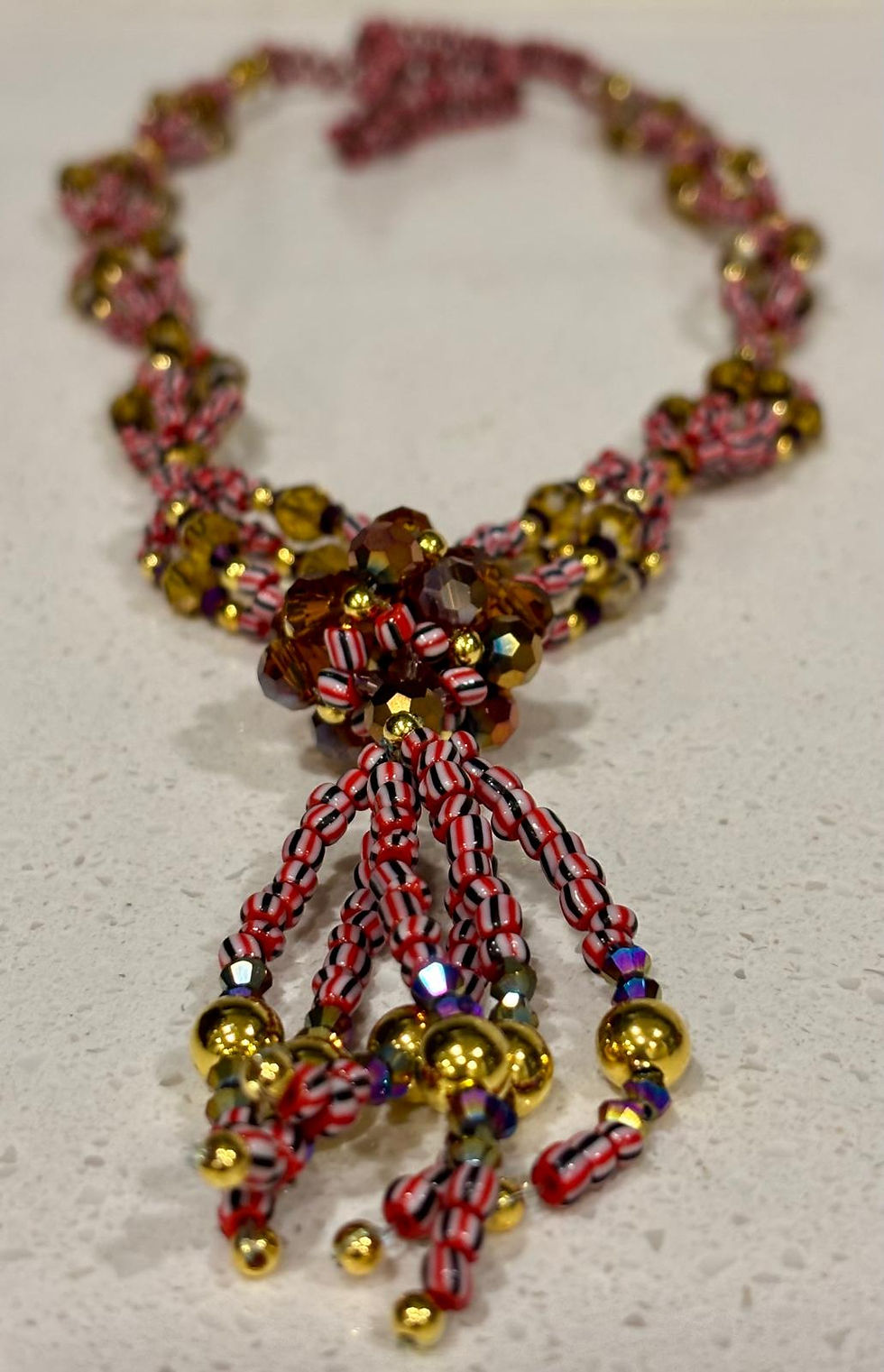 Collar cabecero de Oya