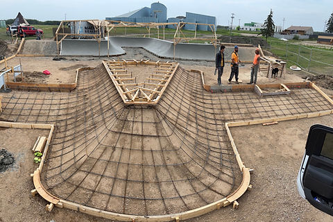 custom skatepark, building skatepark, skateparks canada, concrete skatepark