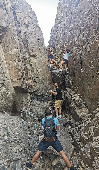 Gruppe von Leuten bei einer Tour durch die Wüste von El Gouna mit den Mountain Goats