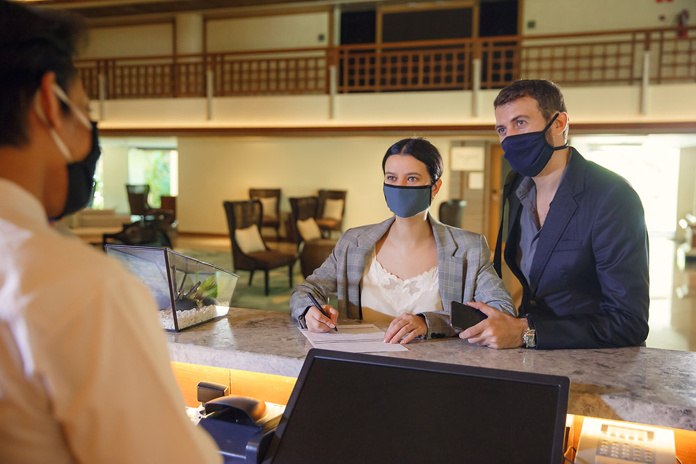 hotel guests asking about disinfetion methods in the hotel rooms