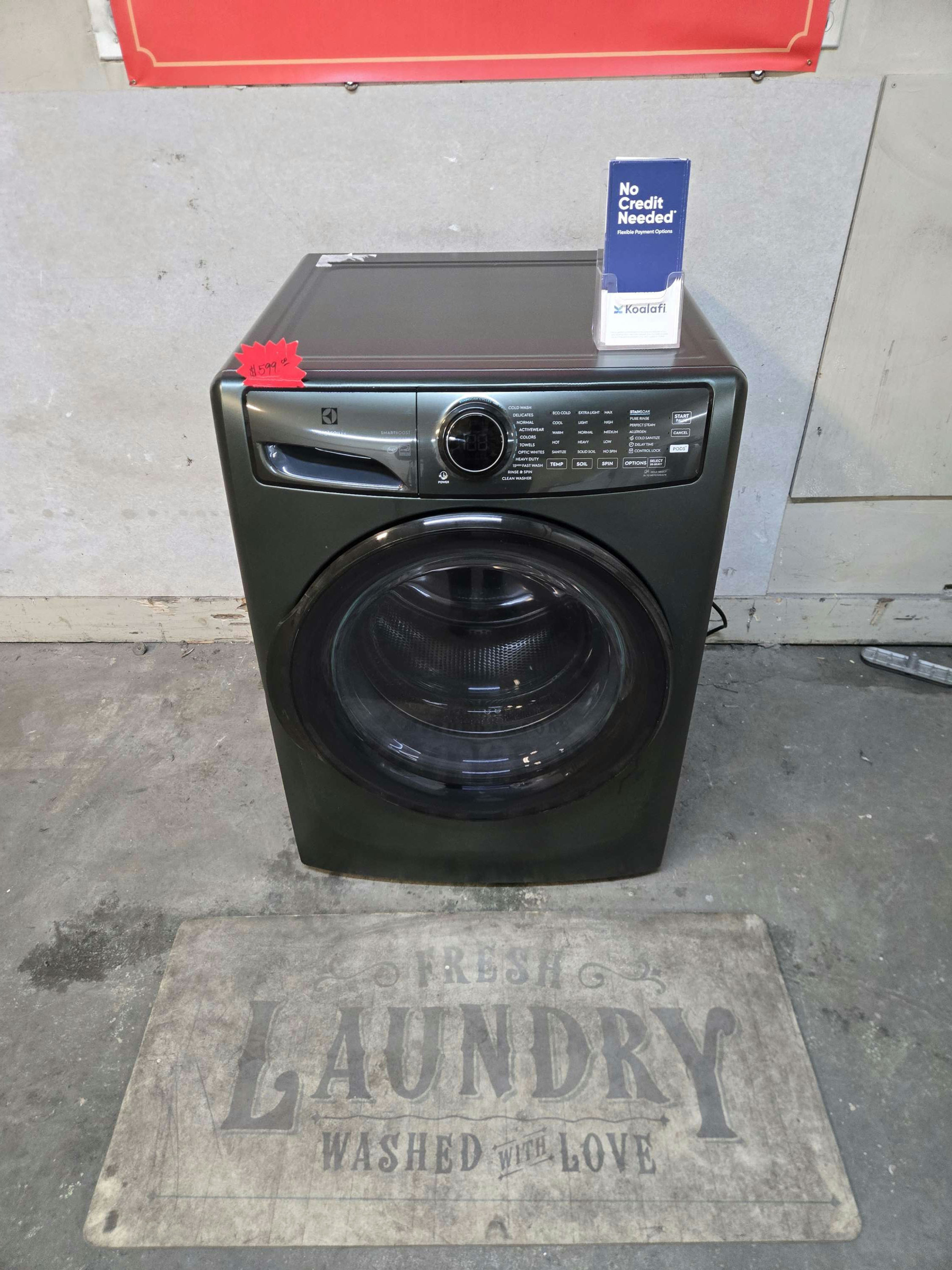Electrolux heavy duty Super capacity washer nice new
