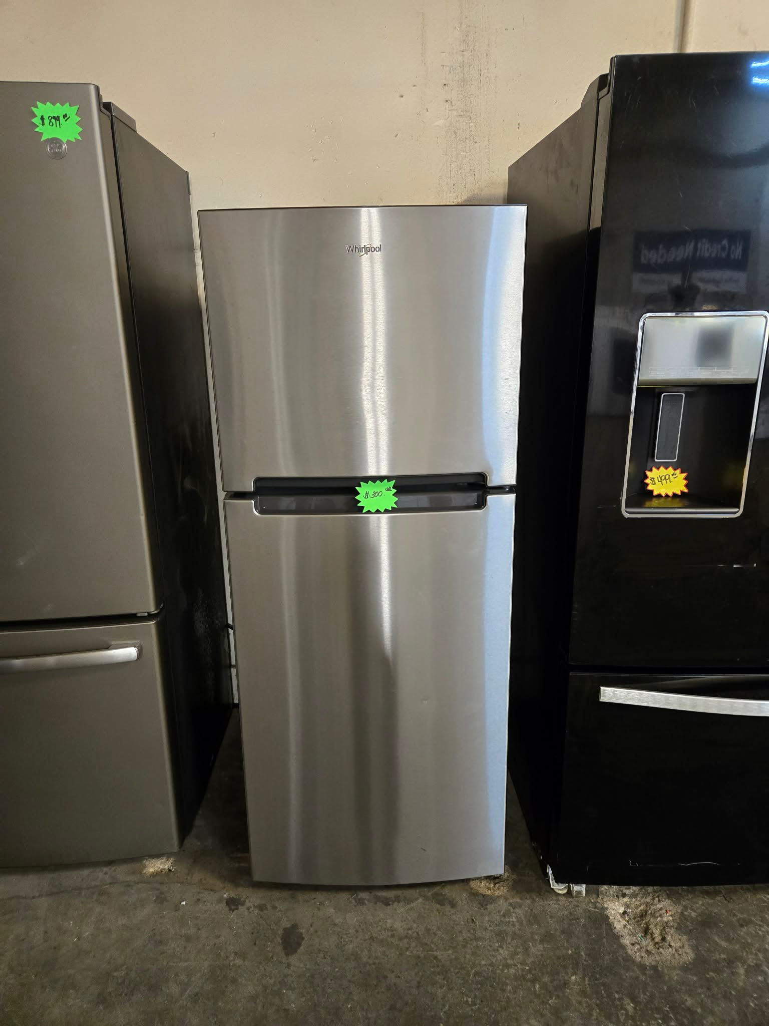 Apartment size refrigerator nice and clean 