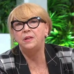 ANA BOLA CRITICA TVI POR CONVIDAR JOSÉ CASTELO BRANCO