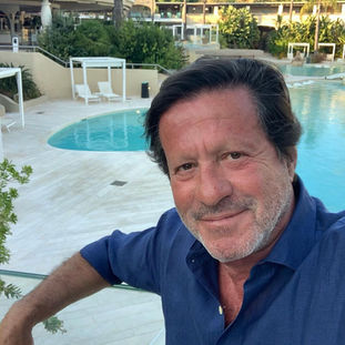 JOAQUIM DE ALMEIDA ASSUME ROMANCE COM PATRÍCIA CAMACHO