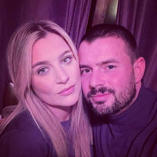 MARCO COSTA E CAROLINA PINTO BATIZARAM A FILHA