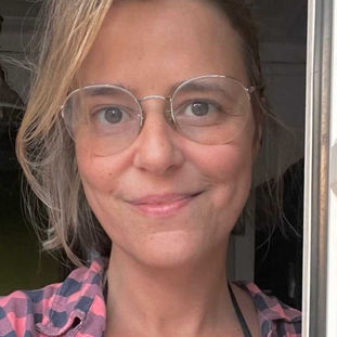 LEONOR POEIRAS VOLTA A CRITICAR TVI 