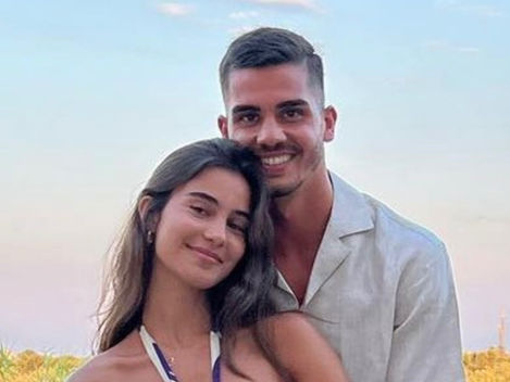 André Silva pede namorada em casamento