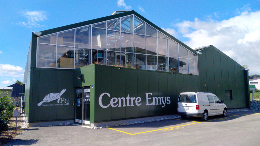 centre Emys