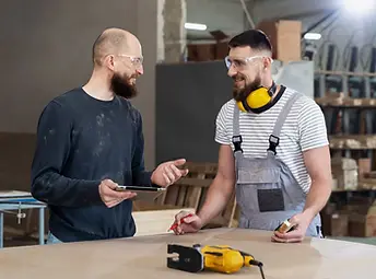 discussion entre un artisan sur ses droits et garanties