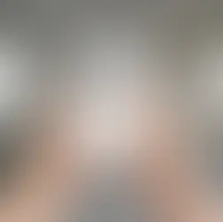 Illustration d'une application gratuite de mécanique utilisée par un artisan sur un chantier