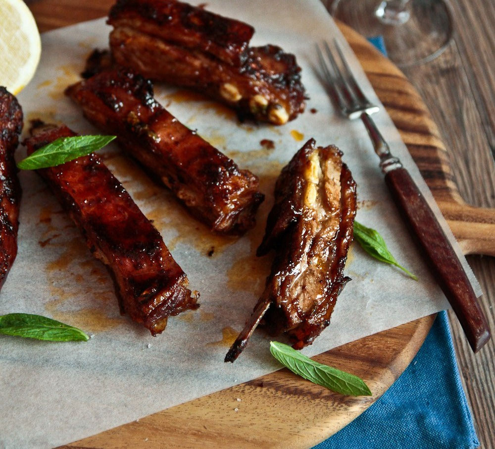 Sticky spicy lamb ribs