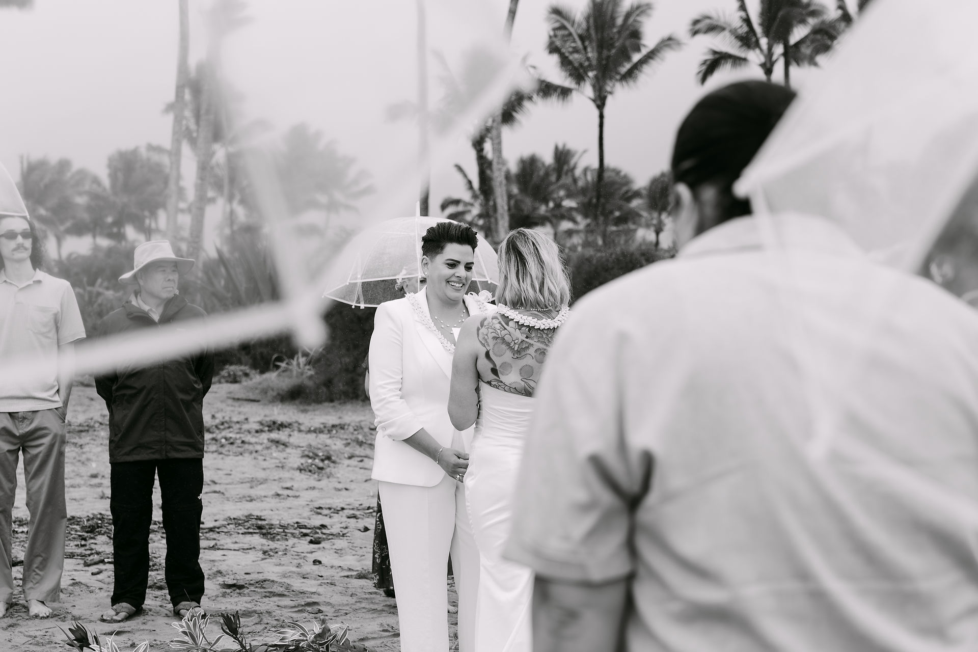 Rainy Kauai wedding in Hanalei Bay