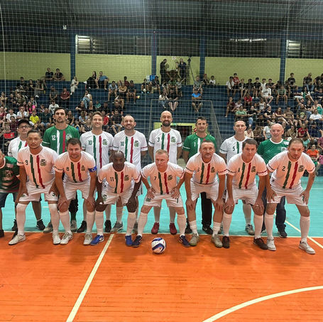 Veteranos entram em quadra pelas quartas do G8