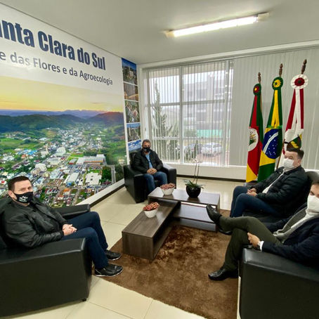 Santa Clara do Sul firma parceria com Dale Carnegie para qualificar a gestão
