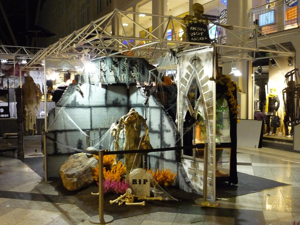 geister-ausstellung-shoppingcenter.jpeg