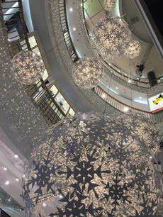 christmas-shoppingcenter.jpeg