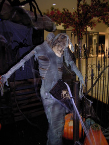 halloween-shopping-center.jpeg