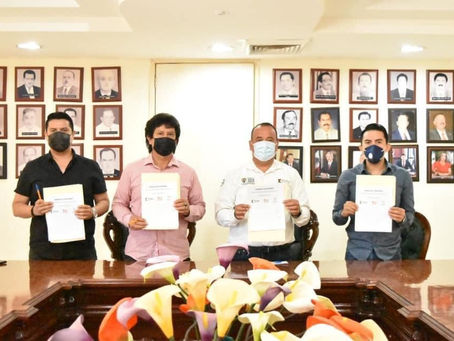 Ayuntamiento de Elota y Siglo XXI firman convenio