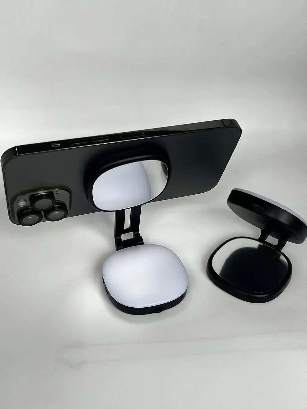 Thumbnail: Magnetic Selfie Light for MagSafe iPhone 360° LED Ring Fill Light with Mirror P
