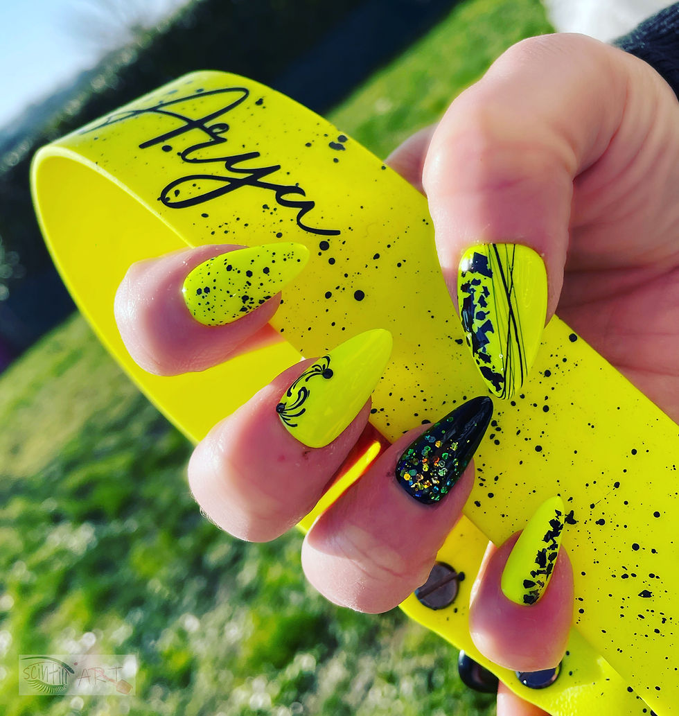 Press On Nails "Inspiration Stitache jaune"