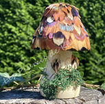 Champignon décoratif aux plumes par Les Plumes de Kâ.