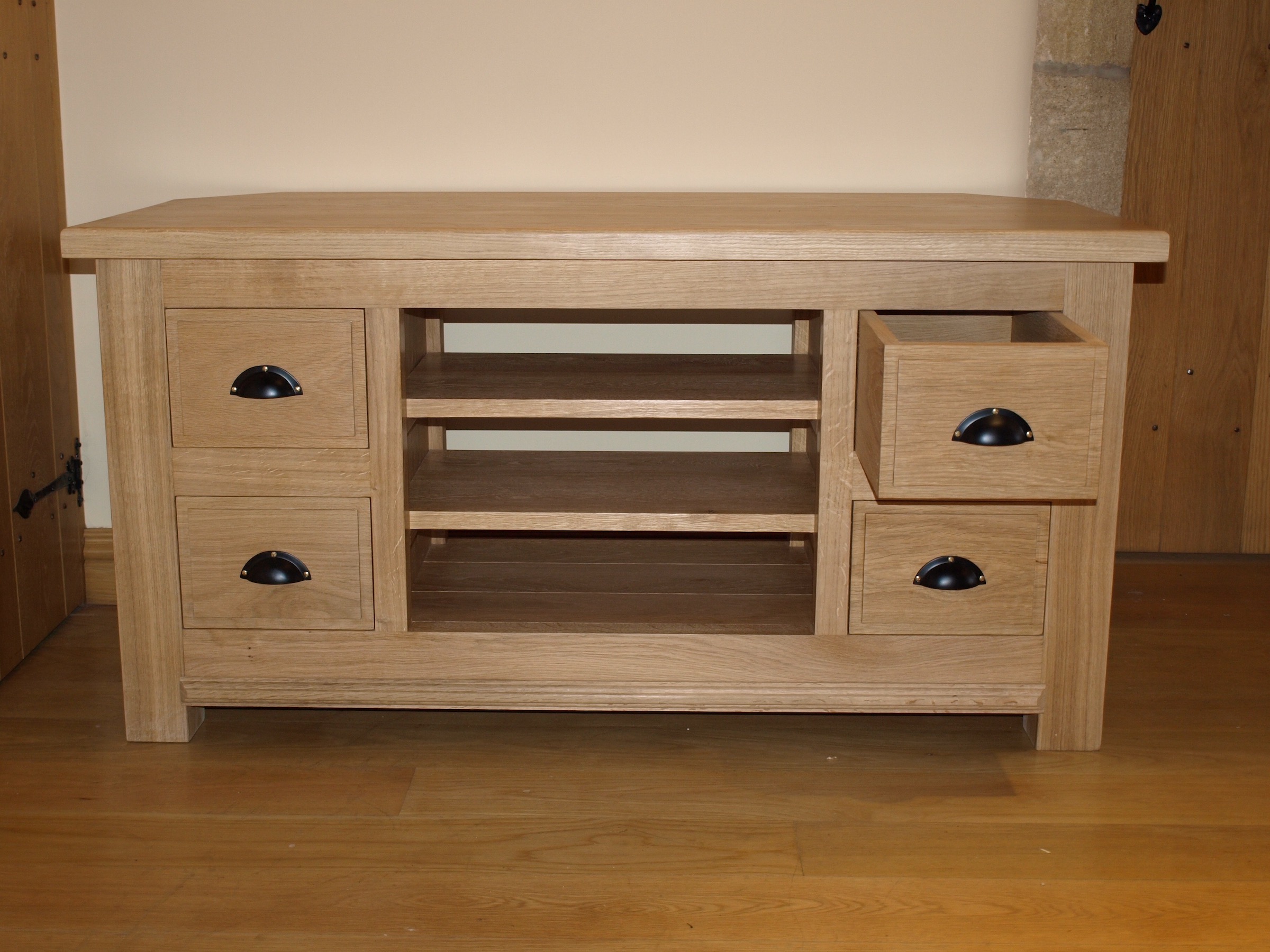 Oak Media Unit