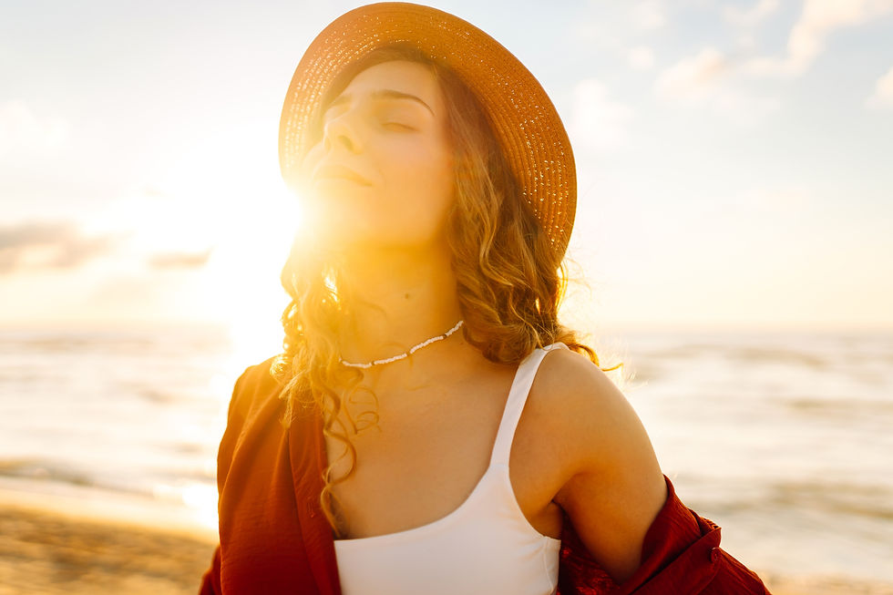 Femme qui prend du temps pour elle, elle respire et se ressource, se connecte à elle-même
