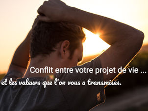 Homme qui doute, pris entre les valeurs qu'on lui a inculquées et ses désirs profonds