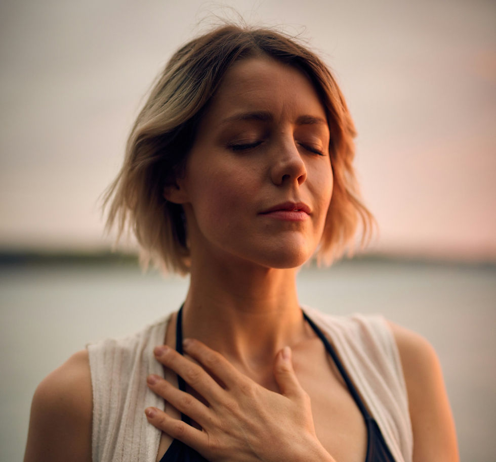 femme qui apprend à écouter ses émotions, son murmure intérieur